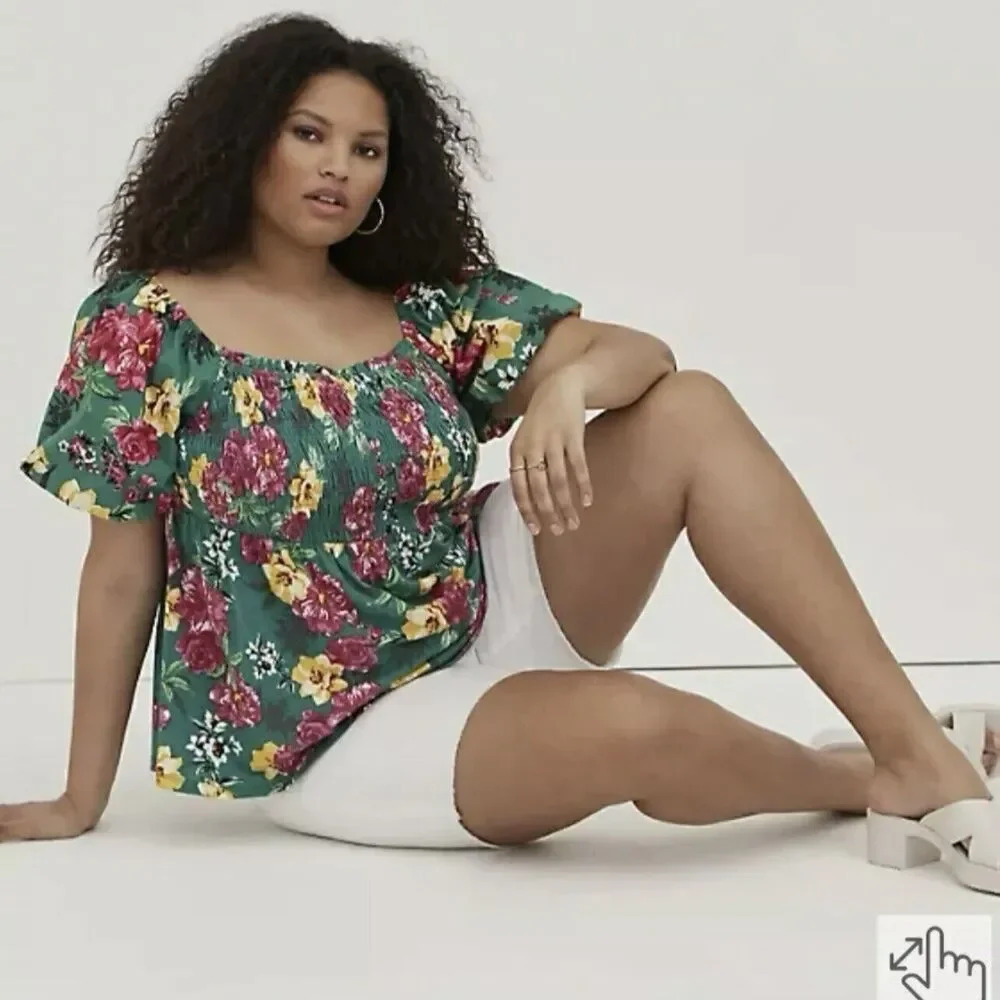Torrid Floral Smocked Floral Top Short  Babydoll Blouse Top Plus Size 4‎ Flowy
